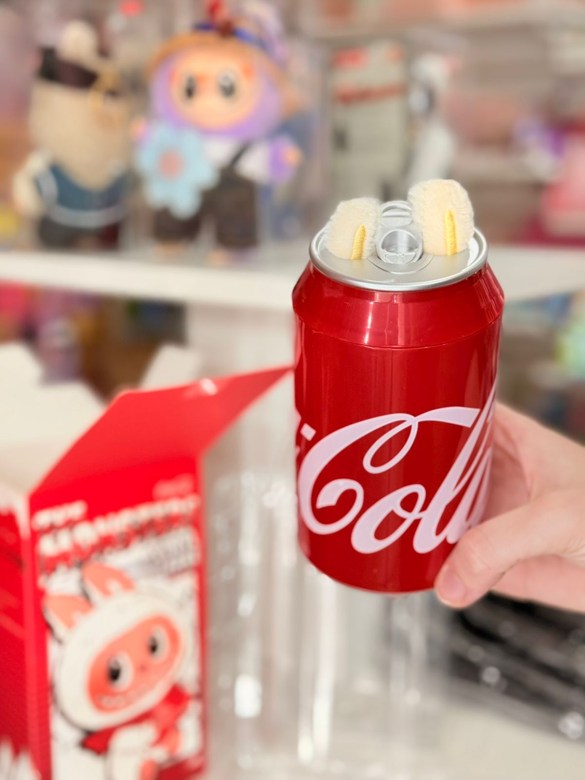 Labubu Coca Cola lata