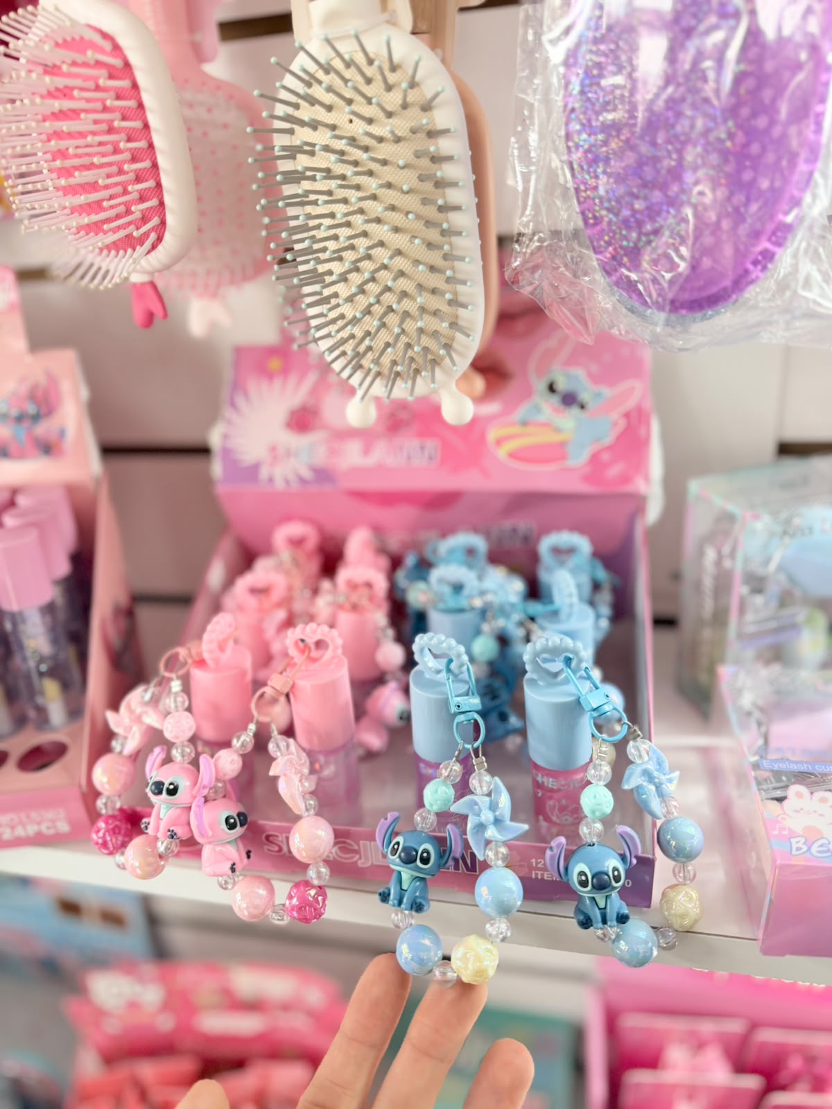 Lip gloss Stitch 3